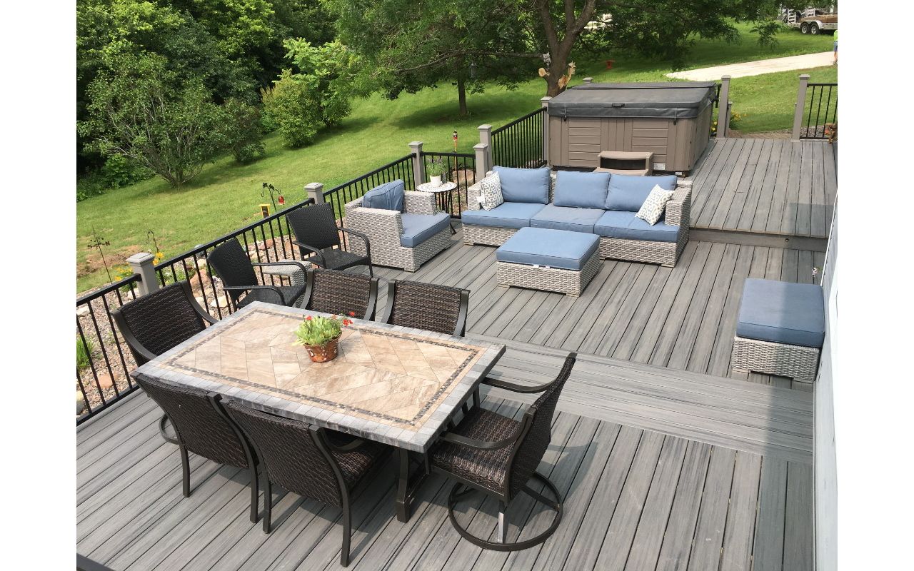 Trex Deck with Trex Transcend and Signature Rail