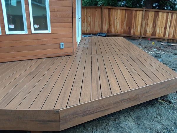 Trex Transcend Tiki Torch decking and fascia.