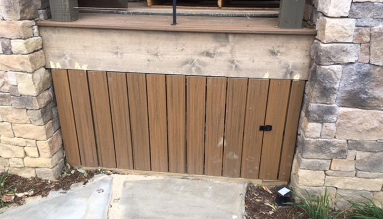 Trex Transcend Havana Gold gate matches the great outdoor living environment.