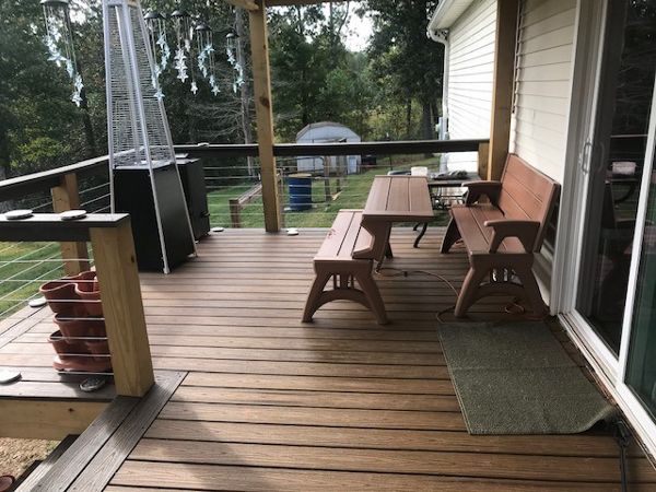 Trex Transcend Havana Gold with Spiced Rum picture frame is the perfect color combination for this home