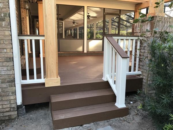 These steps integrated perfectly with the existing layout of this area. White Trex Transcend Coctail rail is the cherry on top!