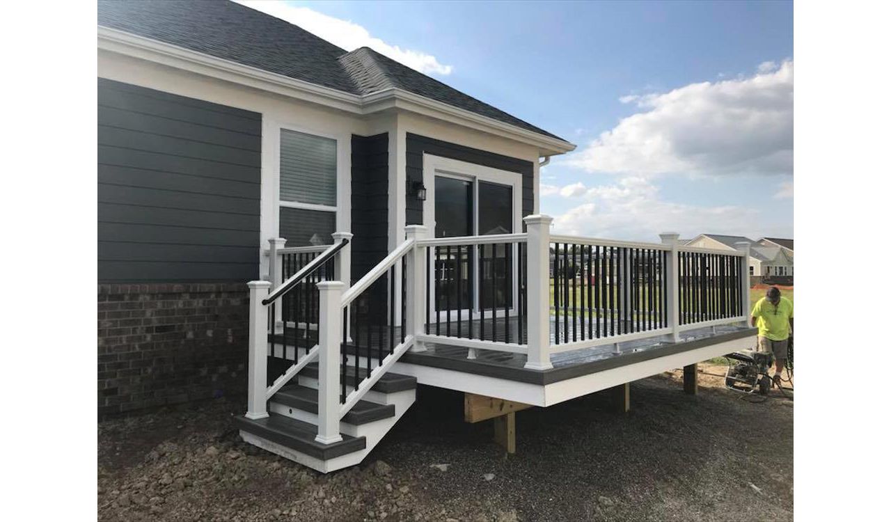 Clam shell decking with Island Mist accents and Transcends rail