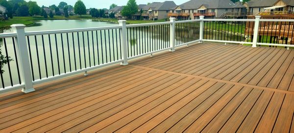 Trex Enhance Toasted Sand with Classic White Handrail