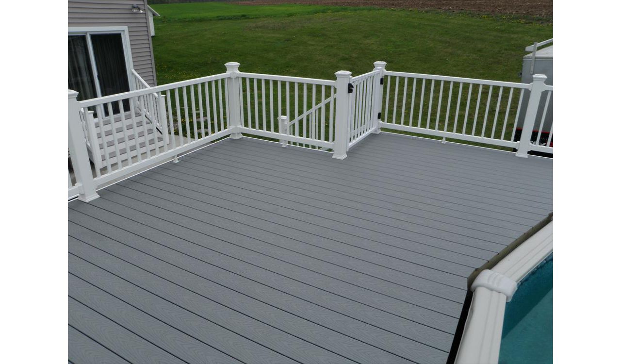 Trex Select Pebble Grey Decking, White Transcend Railing