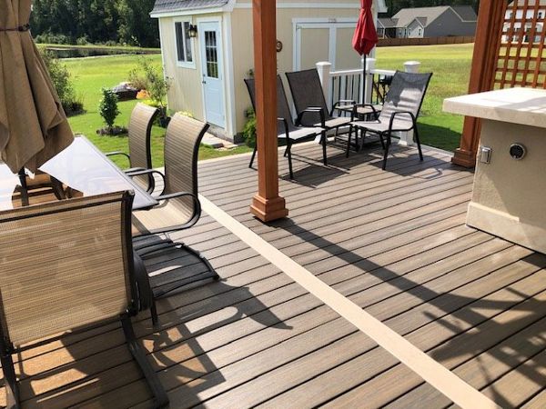 Trex Enhance Naturals Coastal Bluff decking installed with Trex Universal Hideaway fasteners gives a blemish free appearance