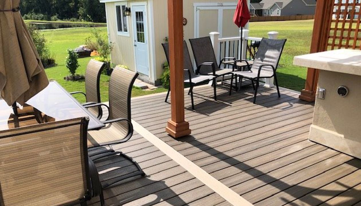 Trex Enhance Naturals Coastal Bluff decking installed with Trex Universal Hideaway fasteners gives a blemish free appearance