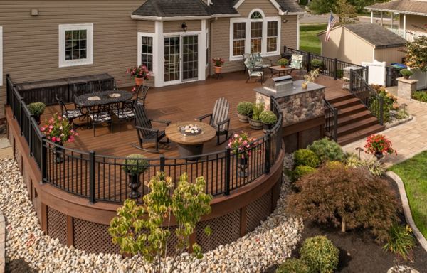 Trex Deck with a curve in Stewartsville, NJ