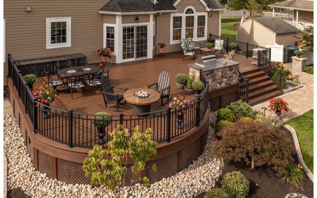 Trex Deck with a curve in Stewartsville, NJ