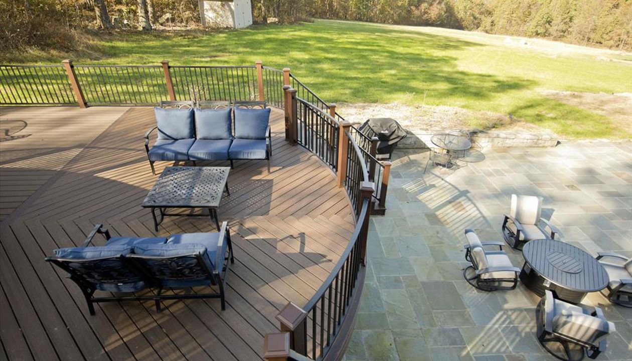 Trex Transcends Radius with Radius Signature Rail