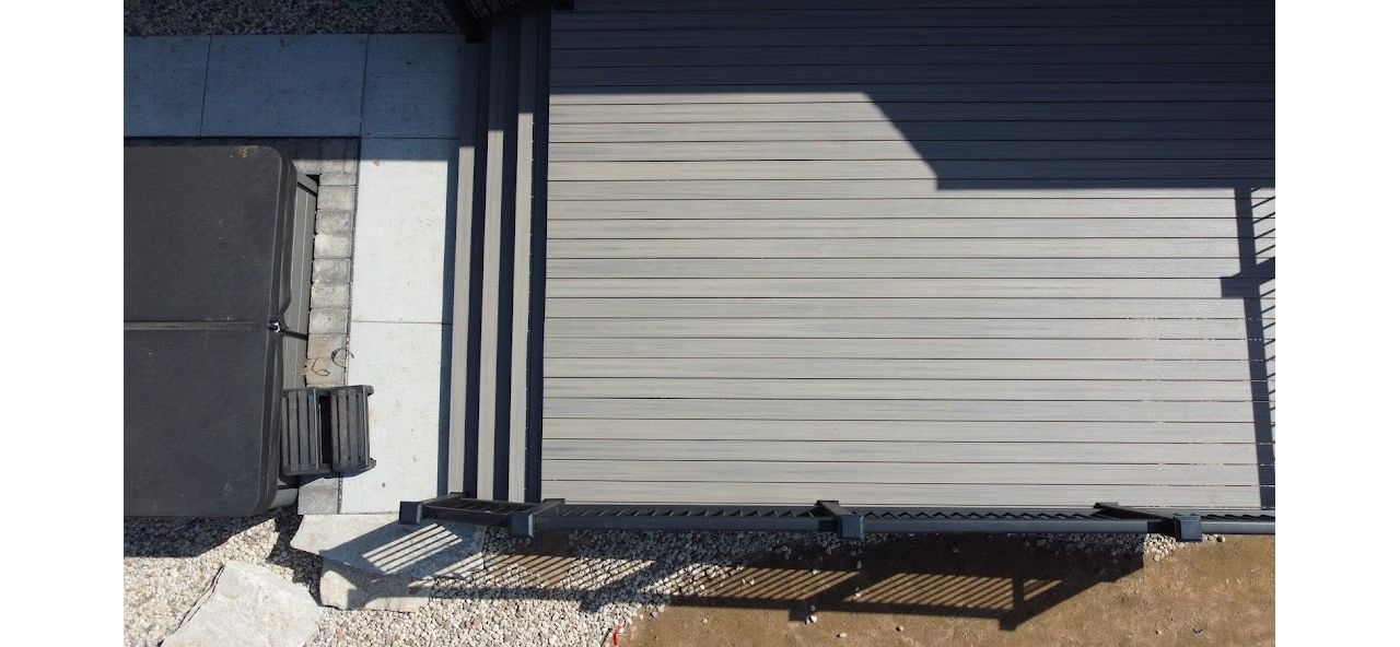 Howard - Enhance Naturals Rocky Harbor decking, Transcend Black Railing