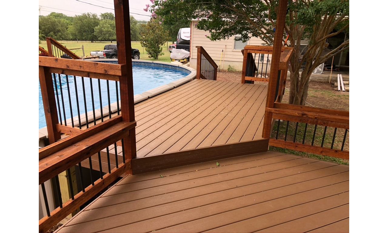 Trex Beach Dune and Custom Cedar Railing for Above Ground Pool