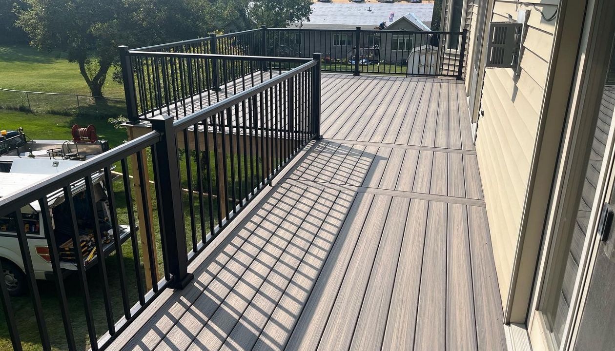 Trex Enhanced Rocky Harbor with Black Aluminum Rail