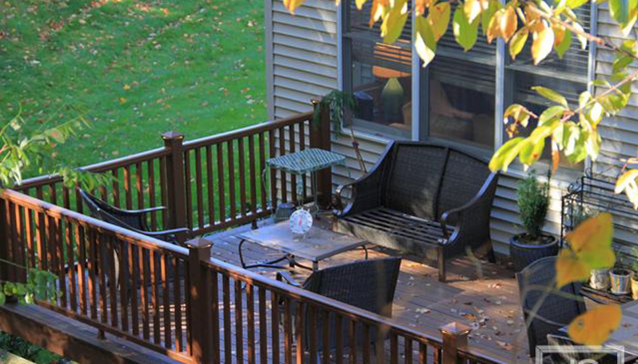 Tree House Railing with DeckLighting