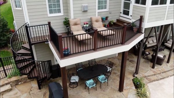 Spiced Rum deck with stairs