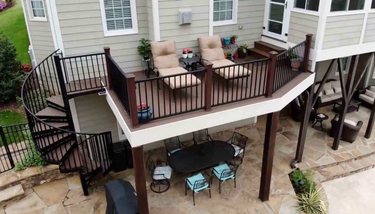 Spiced Rum deck with stairs