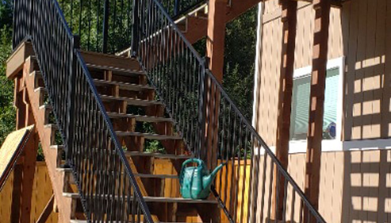 stairs going up 15'