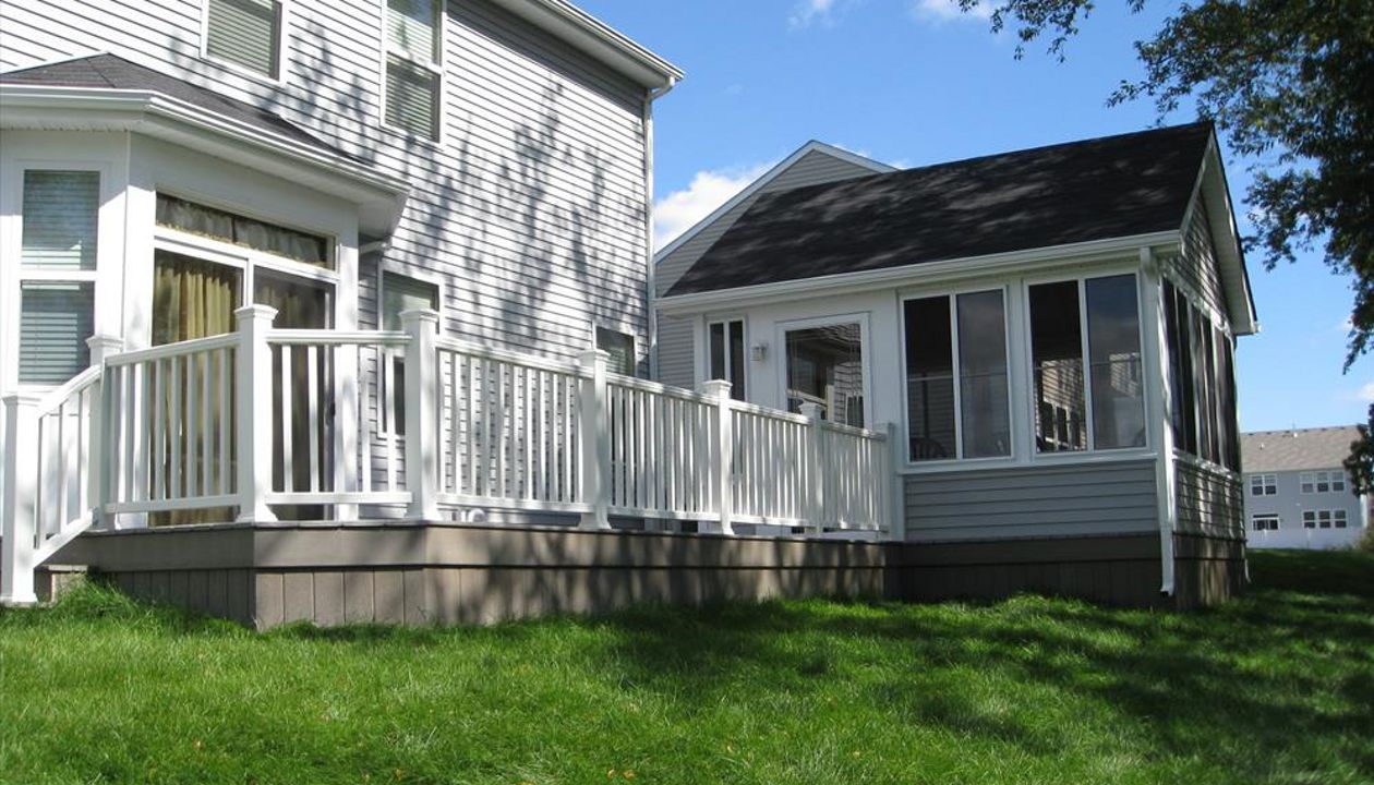 Trex Winchester Grey with Screened Room