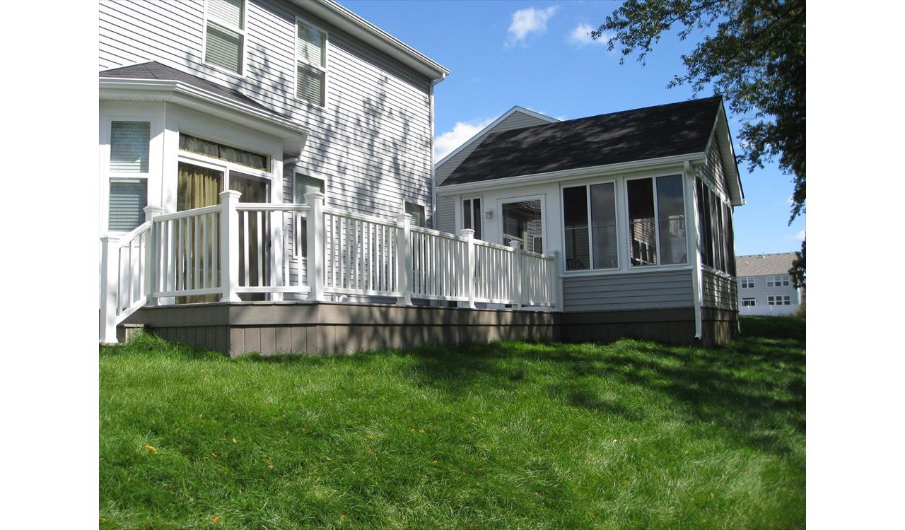 Trex Winchester Grey with Screened Room