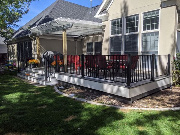 Island Mist, Black metal Railing