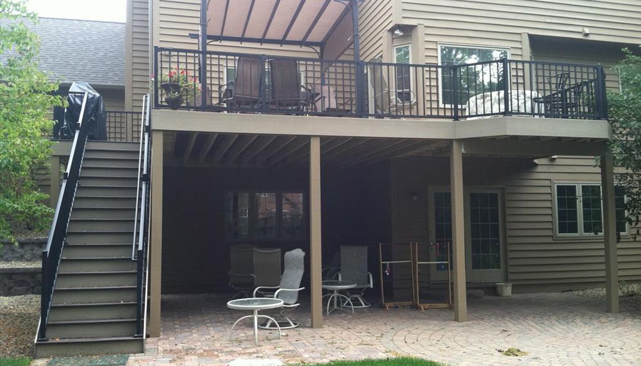 Trex Transcend Composite Deck &amp; Trex Signature Aluminum Railing Rochester, MN