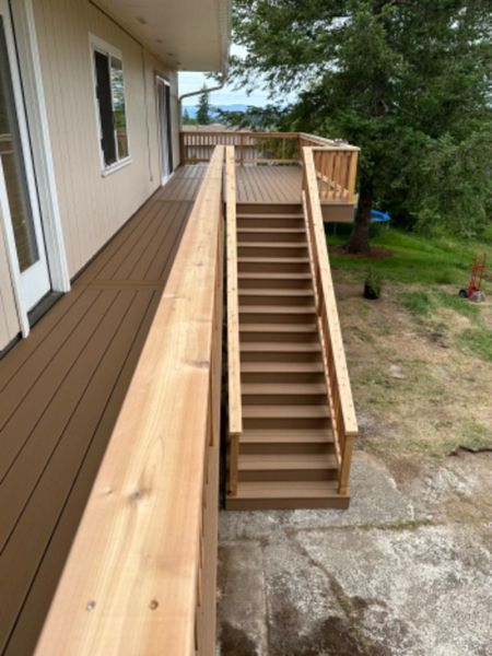 Beach Dune decking, tight knot cedar railing