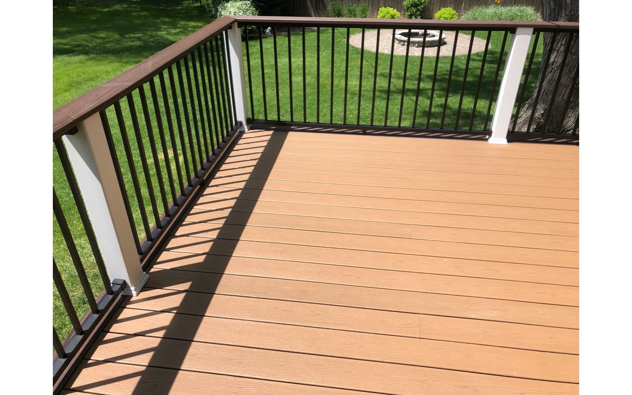 Trex/Enhance/Beach Dune/Composite Decking with Trex Signature/Aluminum Rail (black) Trex/Composite post sleeves (white) and Trex/Transcend/Lava Rock Composite Decking for Cocktail Rail