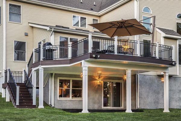 In Bridgewater, N.J., Lava Rock Trex Transcend fascia takes its proper place — front and center — in the design of this expansive, second-story, radius-front deck.