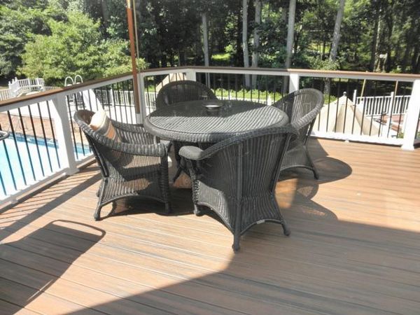 Trex Transcend Spice Rum Decking and White Transcend Railing