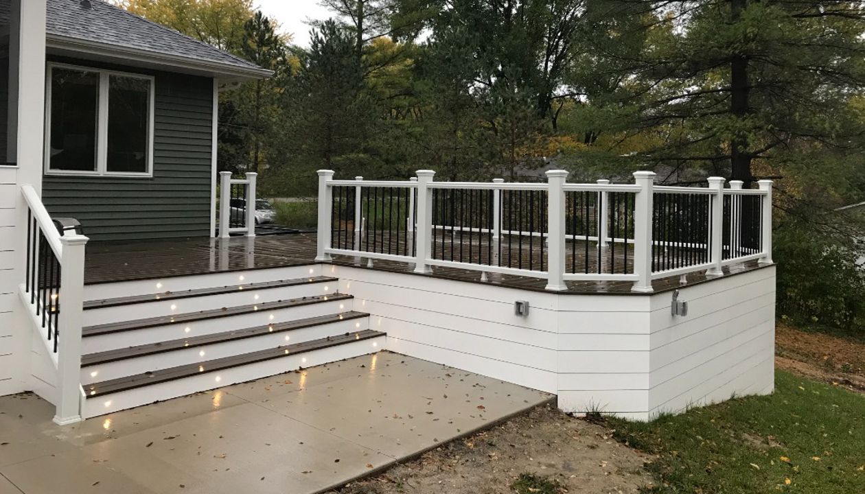 Trex Spiced Rum & White rails