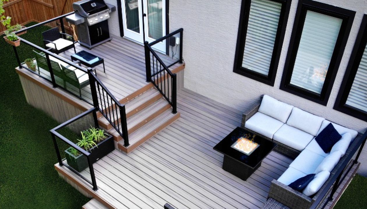 Two-Tier Trex Enhance Naturals Deck With Rocky Harbor Decking & Toasted Sand Fascia