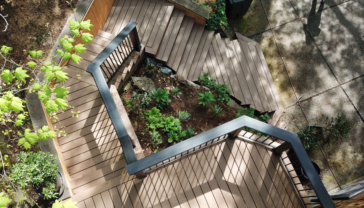 Lynwood, WA Trex Deck featuring Trex Enhance Basics Beach Dune decking with hidden fasteners.