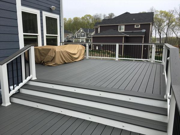 Minnetrista, MN. Trex Clamshell multi level deck
