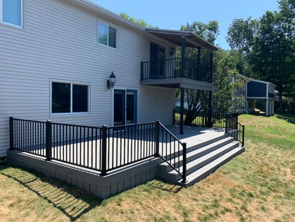 Pebble Grey decking, Pebble Grey fascia, Signature Charcoal Black railing