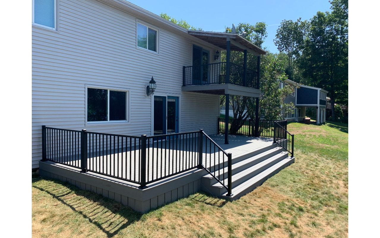 Pebble Grey decking, Pebble Grey fascia, Signature Charcoal Black railing