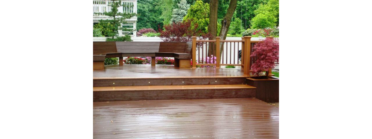 Trex Transcend Decking with Custom Bench