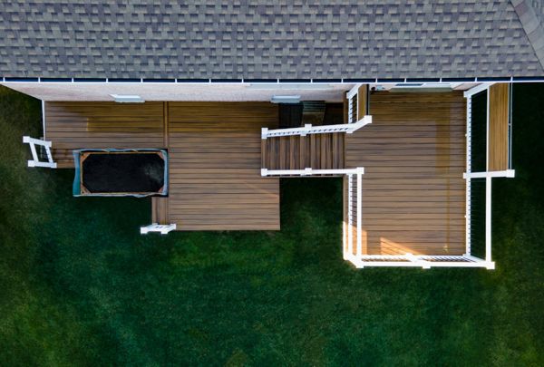 Trex Transcend Tropicals Havana Gold decking. Contact Align Decking today for your custom composite decking needs. Servicing Durham Region, the GTA, Kawartha Lakes, and the Barrie & Orillia areas.