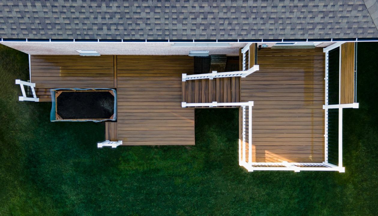 Trex Transcend Tropicals Havana Gold decking. Contact Align Decking today for your custom composite decking needs. Servicing Durham Region, the GTA, Kawartha Lakes, and the Barrie & Orillia areas.