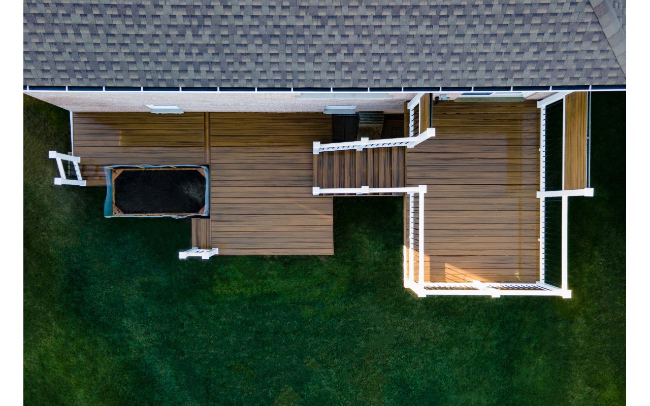 Trex Transcend Tropicals Havana Gold decking. Contact Align Decking today for your custom composite decking needs. Servicing Durham Region, the GTA, Kawartha Lakes, and the Barrie & Orillia areas.