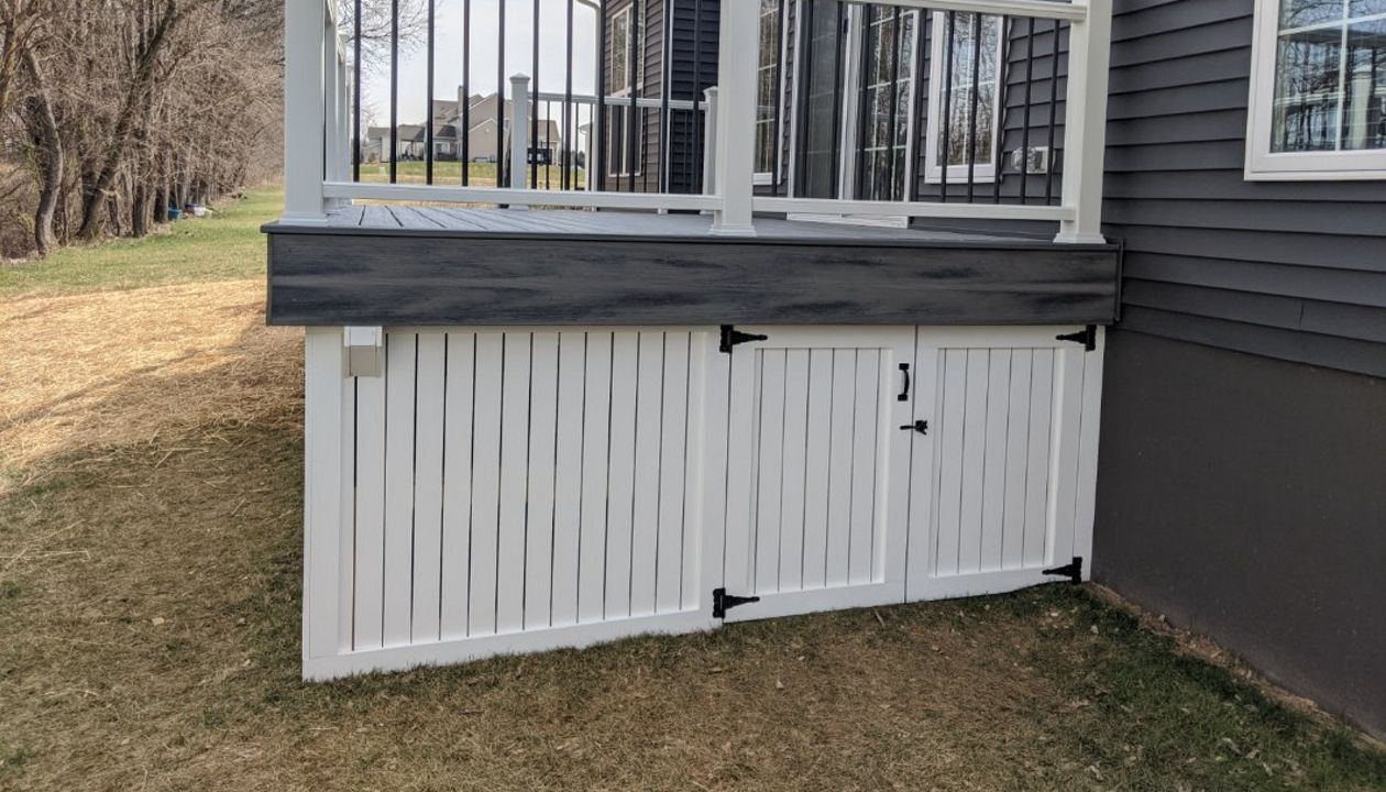 Deck skirting with door access