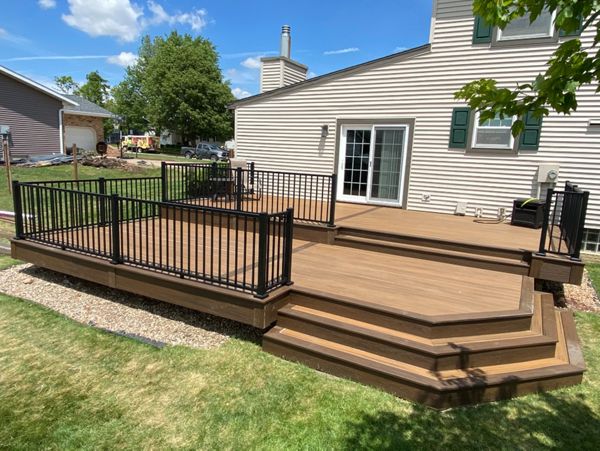 Trex Transcends Havana Gold Decking Black Signature Railings