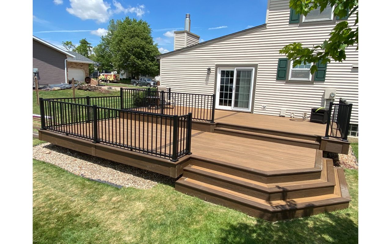 Trex Transcends Havana Gold Decking Black Signature Railings
