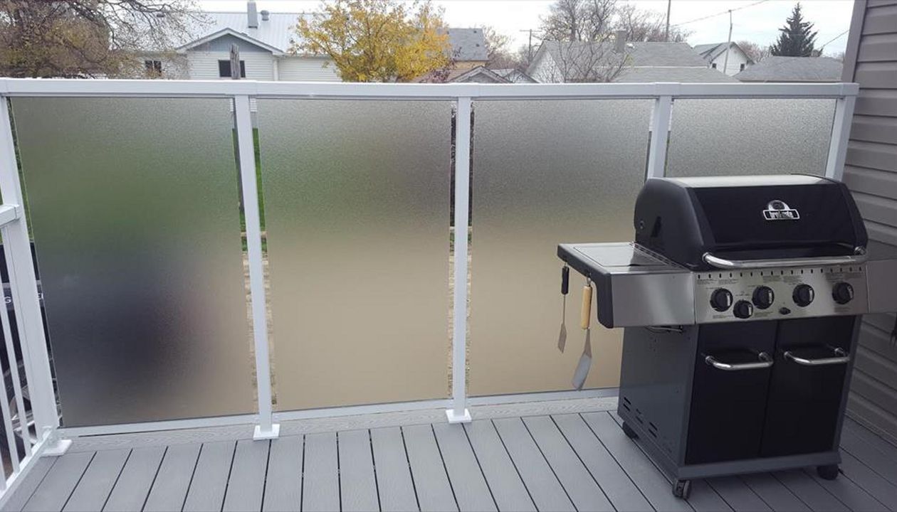 Nice Deck with a Privacy wall to enjoy the BBQ season