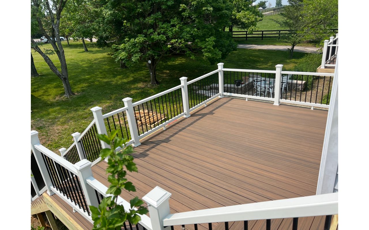 16x12 Toasted Sand White Railing