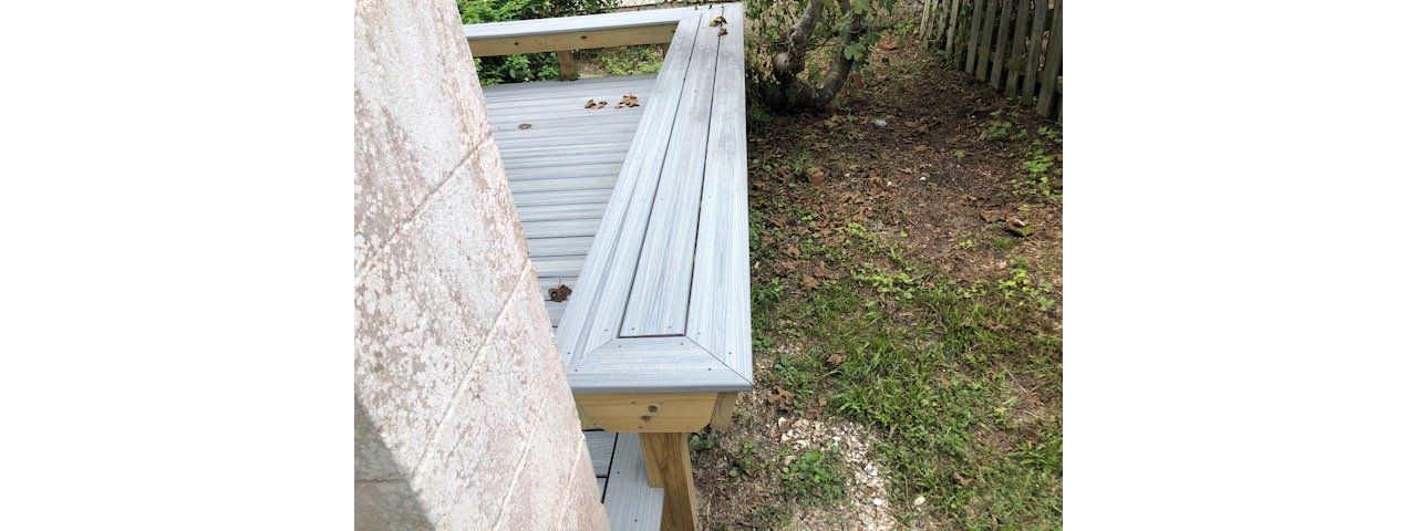 Trex Enhance Naturals Foggy Wharf custom bench is a great relaxing area