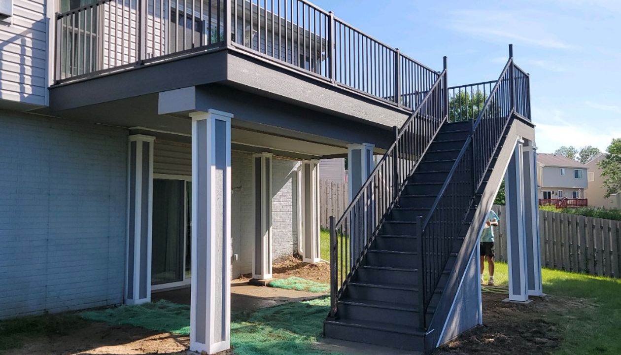 Clam Shell w/ Custom Wrapped Columns