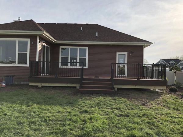 TREX TRANSCEND DECKING (LAVA ROCK & TIKI TORCH)