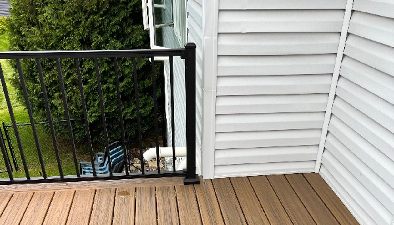 Trex Transcends composite decking, Havana Gold, picture frame, Trex Signature aluminum railing, Rochester area