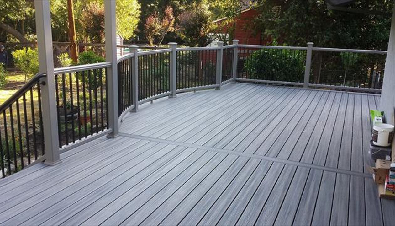 Trex Transcend Island Mist Deck, Cree LED lighting