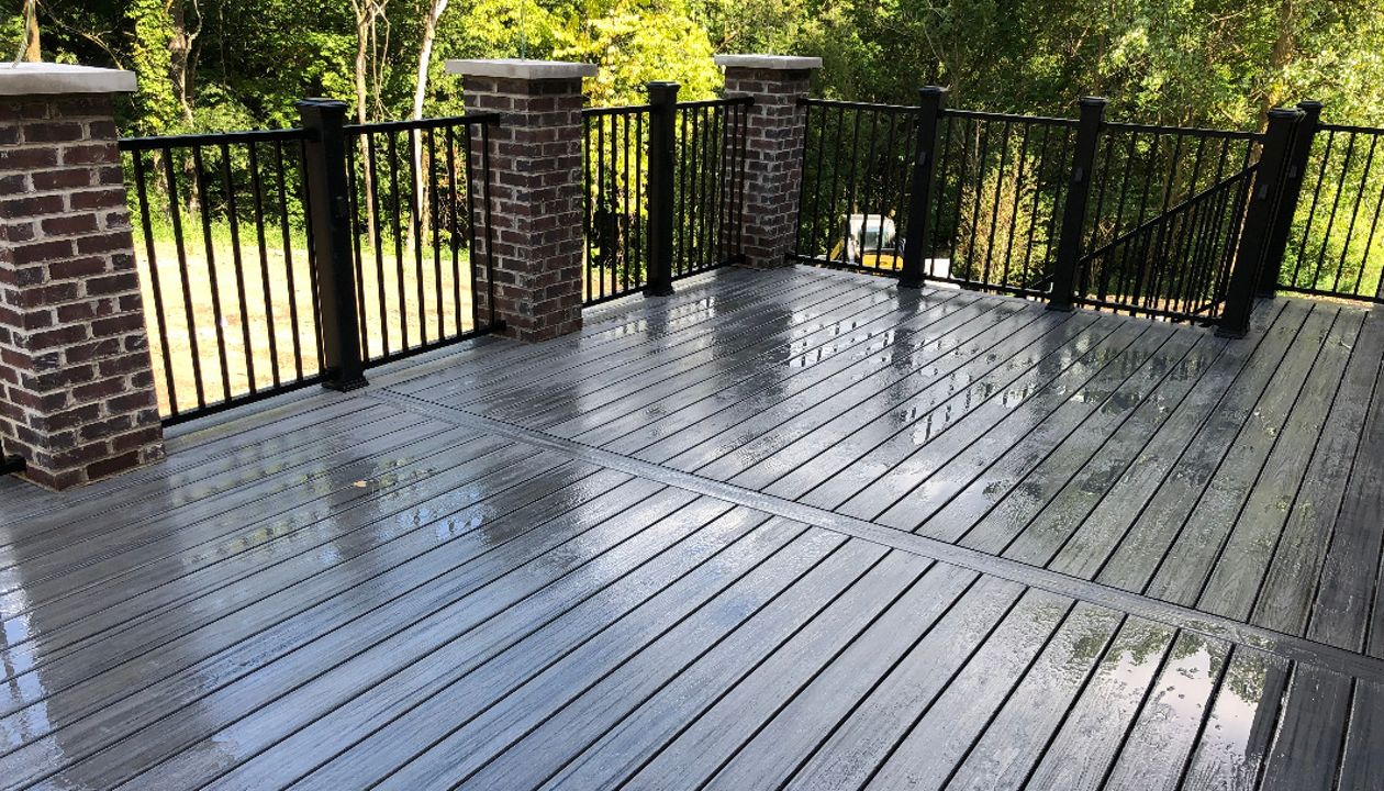 Lemont, IL Island Mist Decking with Black Signature Railing and Rain Escape Drainage System