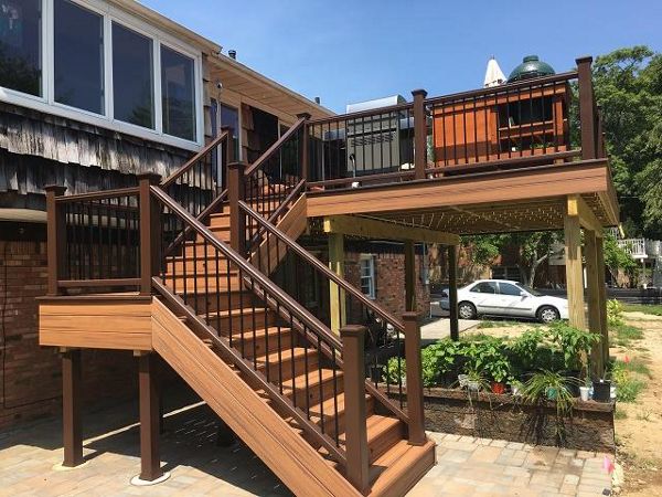 Roslyn 2nd floor deck with platform